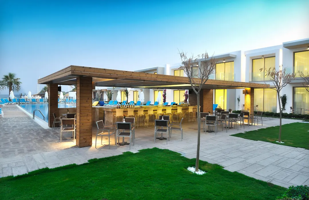 Lugga Boutique Hotel & Beach-1