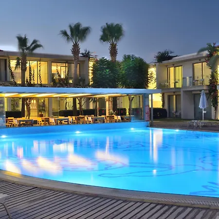 Lugga Boutique Hotel & Beach-2