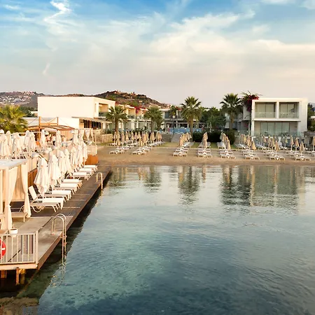 Lugga Boutique Hotel & Beach-3